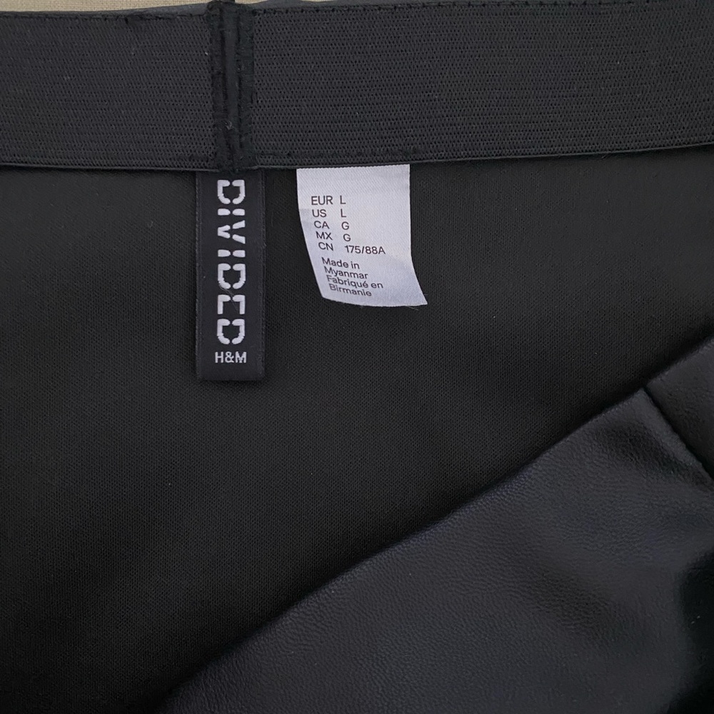 H&M black leather skirt - Picture 4 of 4